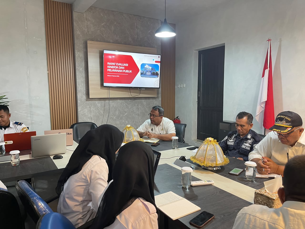 Rapat Evaluasi Kinerja dan Pelayanan Publik
